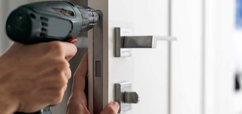 Locksmith For Lock Replacement Near Me in La Quinta, CA