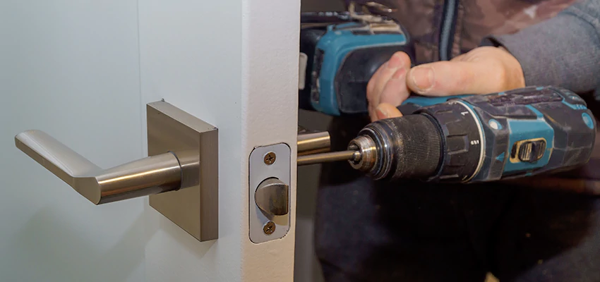Broken Door Handle Lock Repair in La Quinta, California