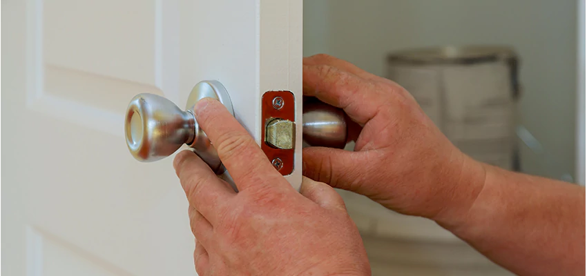 AAA Locksmiths For lock Replacement in La Quinta, California